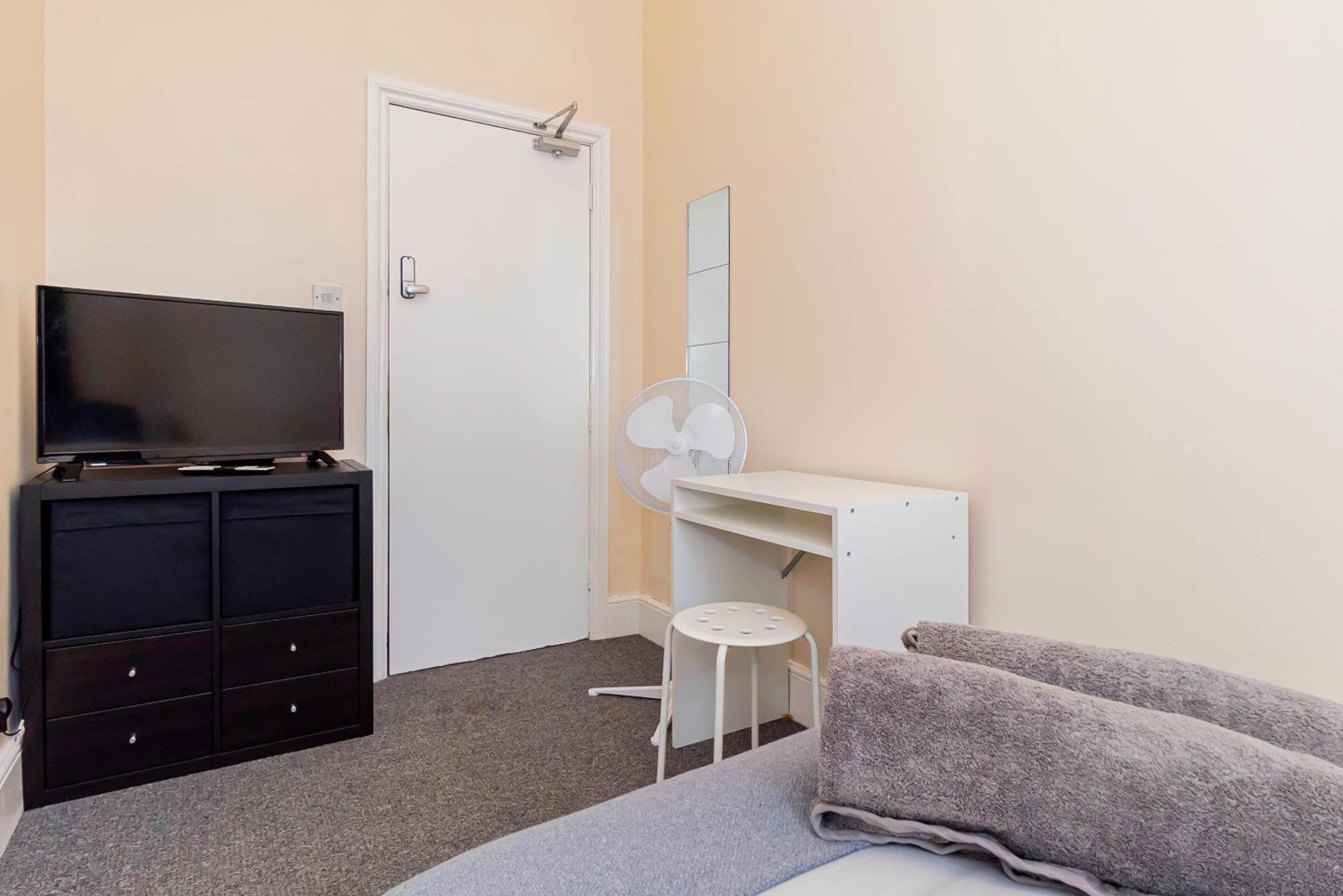 Shirley House 5, Guest House, Self Catering, Self Check In With Smart Locks, Use Of Fully Equipped Kitchen, Close To City Centre, Ideal For Longer Stays And Fawley Contractors Southampton Exteriér fotografie