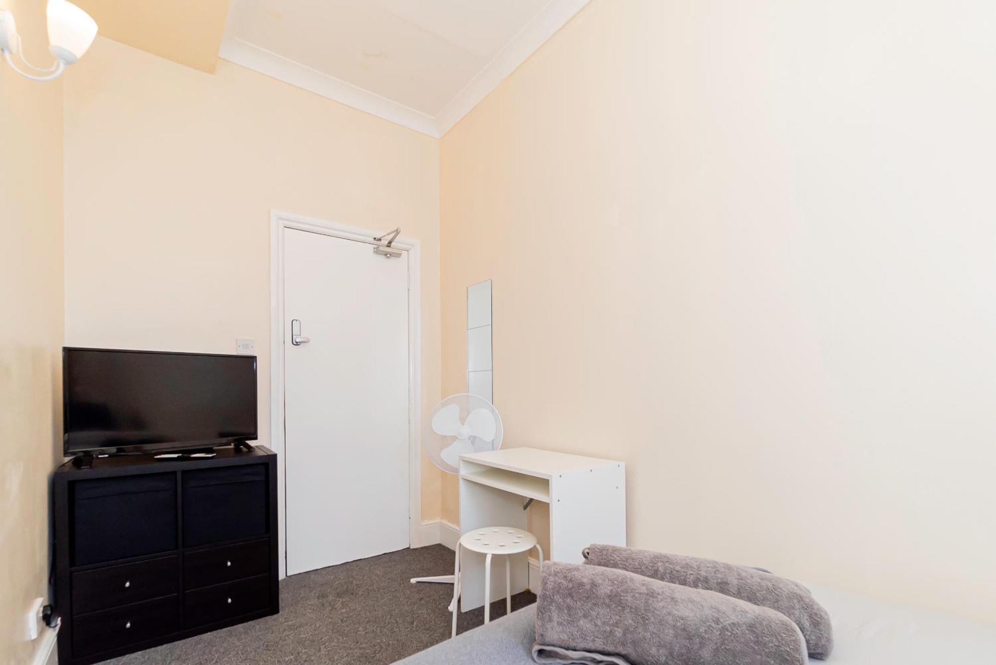 Shirley House 5, Guest House, Self Catering, Self Check In With Smart Locks, Use Of Fully Equipped Kitchen, Close To City Centre, Ideal For Longer Stays And Fawley Contractors Southampton Exteriér fotografie