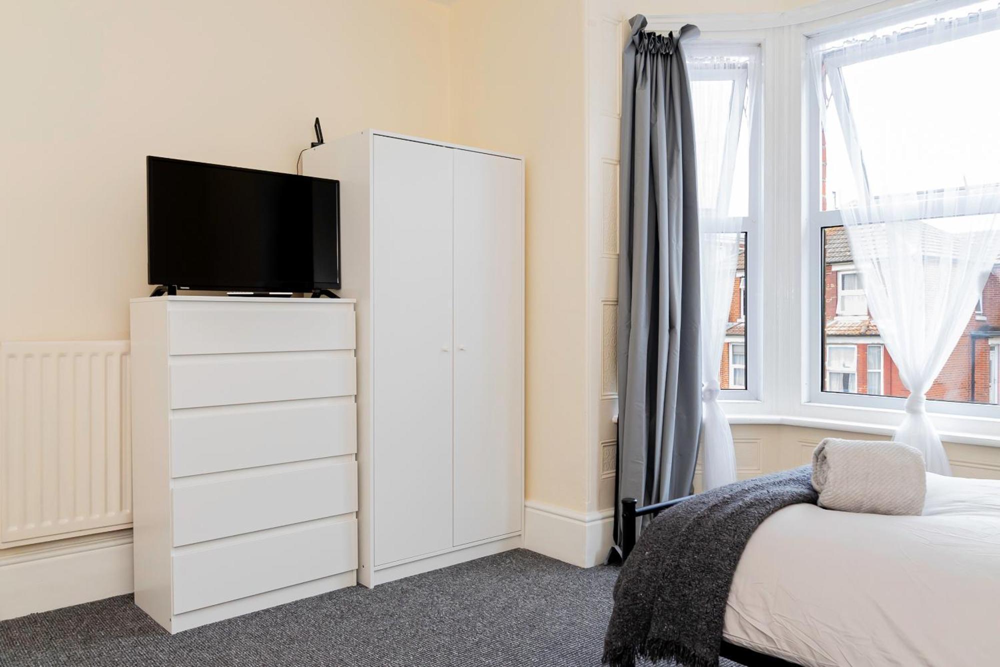 Shirley House 5, Guest House, Self Catering, Self Check In With Smart Locks, Use Of Fully Equipped Kitchen, Close To City Centre, Ideal For Longer Stays And Fawley Contractors Southampton Exteriér fotografie